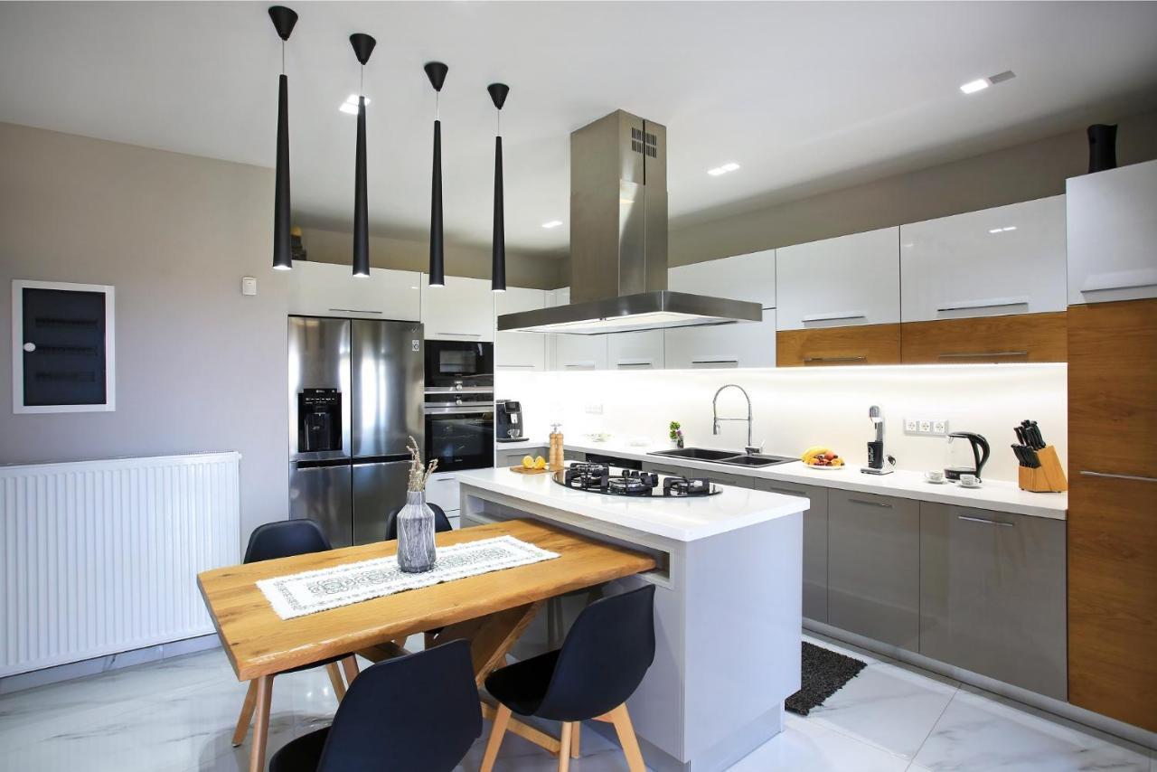 Design Villa Nicol - Heated Pool - Summer Kitchen Ηράκλειο Κρήτης Εξωτερικό φωτογραφία